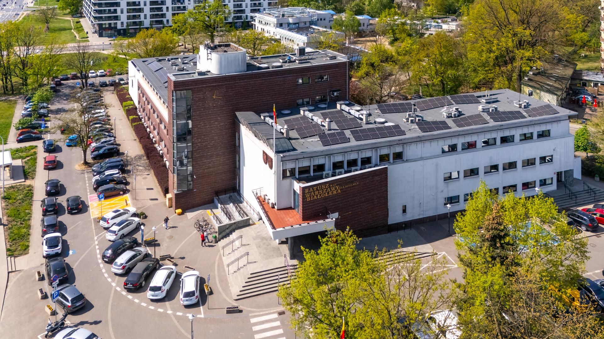 Ratusz dzielnicy Białołęka w Warszawie