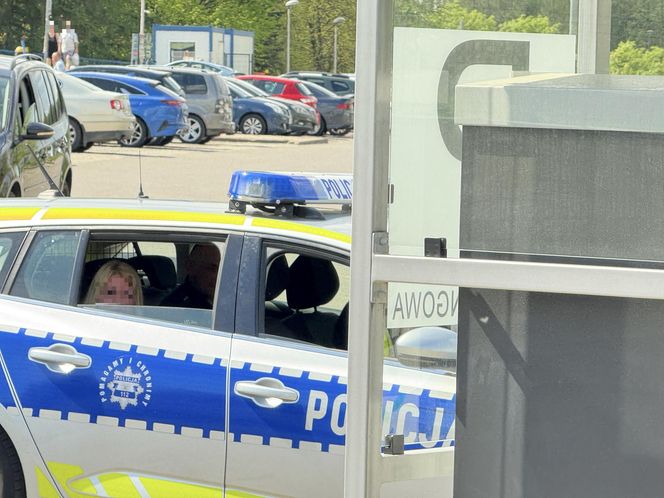 Kolizja na szpitalnym parkingu w Warszawie. Alkomat oszalał! Kierująca miała prawie 4 promile 