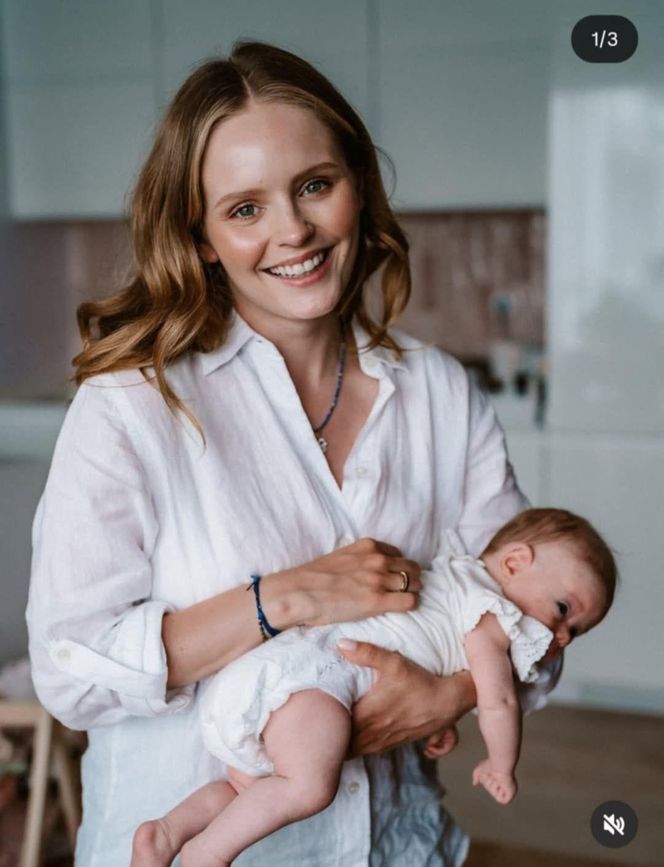 Olga Kalicka ruszyła z promocją… własnego dziecka! Córeczka ma zaledwie miesiąc, a już występuje w reklamie