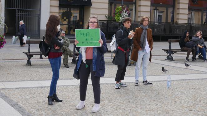 Białystok: Młodzieżowy Strajk Klimatyczny - "Najpierw natura, potem matura"
