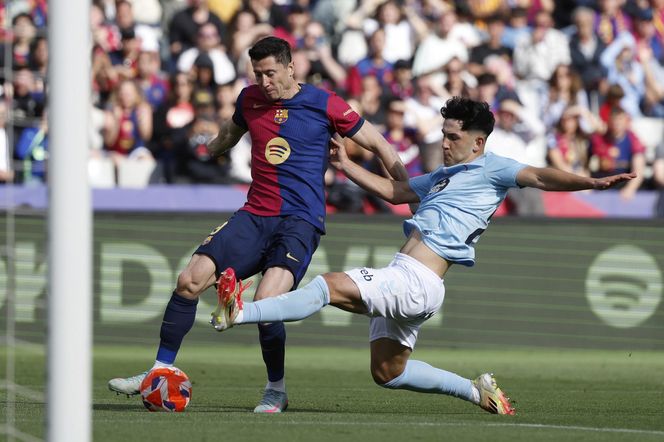 Robert Lewandowski wygina śmiało ciało i pręży muskuły. Aktywny urlop gwiazdora Barcelony