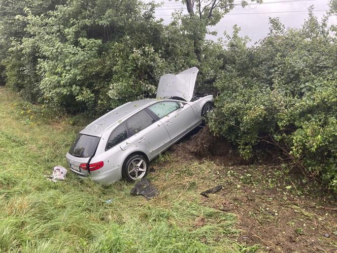 Luksusowe BMW Macieja Dowbora zatopiło się w Będzinie. "Teraz to tylko pozostaje się popłakać"