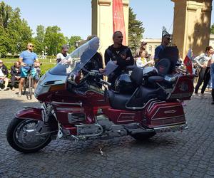 Cacka na kółkach na jubileuszowym rajdzie w Rydzynie