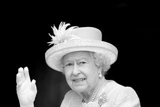 Żałoba po śmierci królowej Elżbiety II:  Salwy armatnie i nabożeństwo żałobne