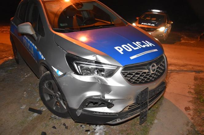 Pędził mercedesem przez dwa województwa i taranował wszystko jak leci