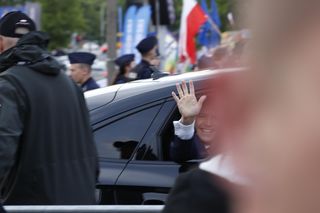 Karol Nawrocki przyjechał do TVP. Symboliczny gest i mocne wsparcie z zaplecza