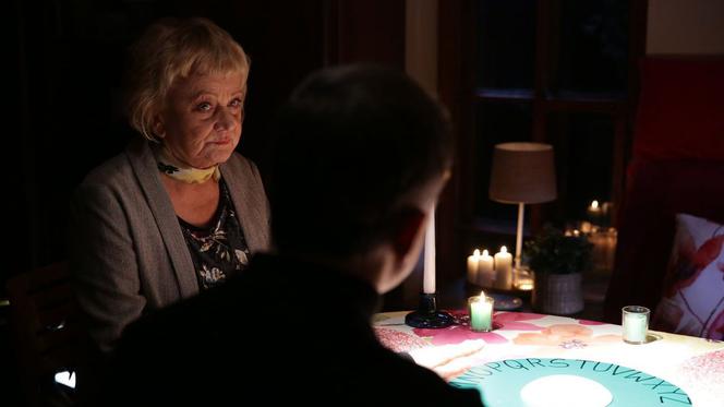 M jak miłość, odcinek 1508. Kisielowa (Małgorzata Różniatowska), Leon (Dariusz Toczek)