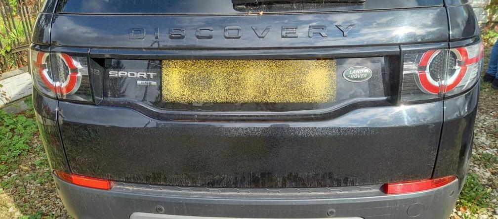 Land Rovery skradzione w Wielkiej Brytanii odnaleziono w powiecie tarnowskim