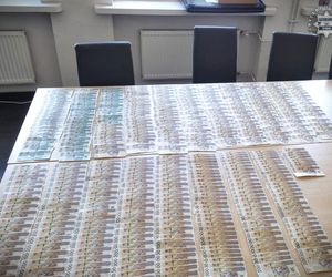 Będzińscy policjanci zlikwidowali nielegalną bimbrownię. Zabezpieczyli 550 litrów nielegalnego alkoholu