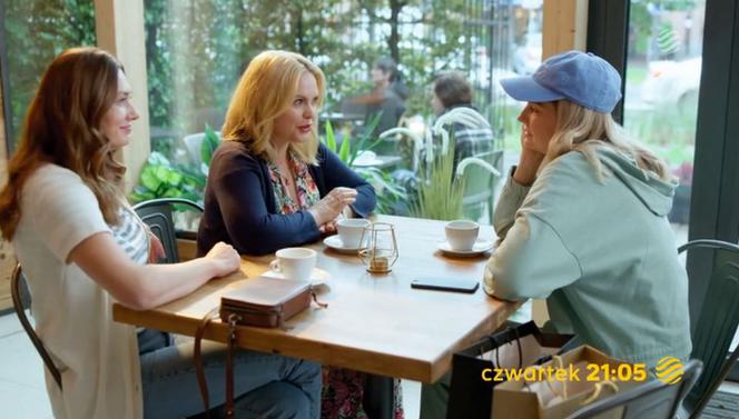 Przyjaciółki 18 odc. 216. Inga (Małgorzata Socha), Zuza (Anita Sokołowska), Anka (Magdalena Stużyńska)