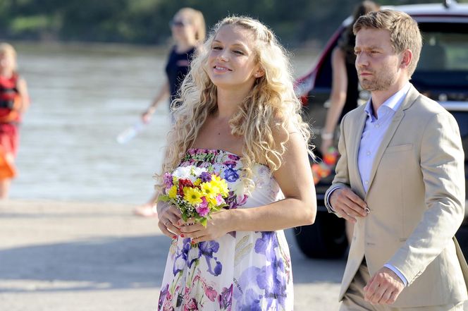 Szalona metamorfoza Marcina Rogacewicza. Zamienił rolę męża na romans z gwiazdą „Klanu”
