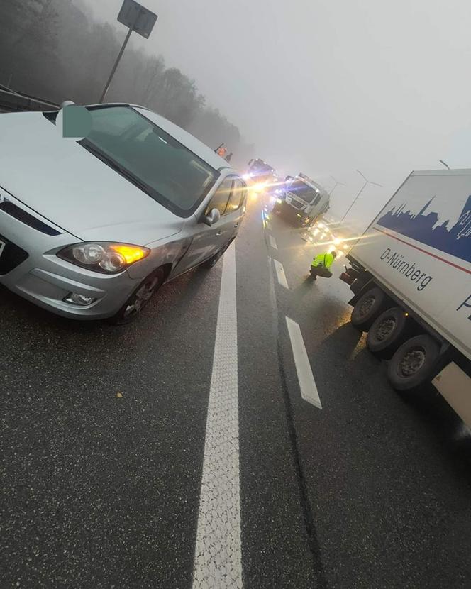 Horror na obwodnicy Krakowa! Gigantyczne utrudnienia po zderzeniu siedmiu samochodów