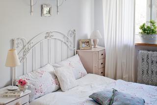 Pastelowe kolory w romantycznej sypialni