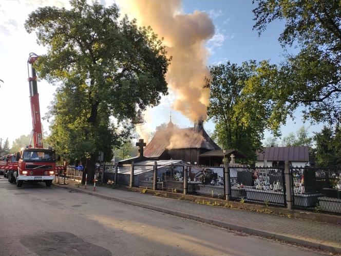 Pożar zabytkowego kościłoła na Helenie