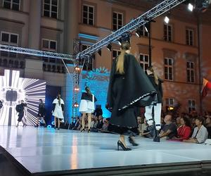 RADOM FASHION SHOW