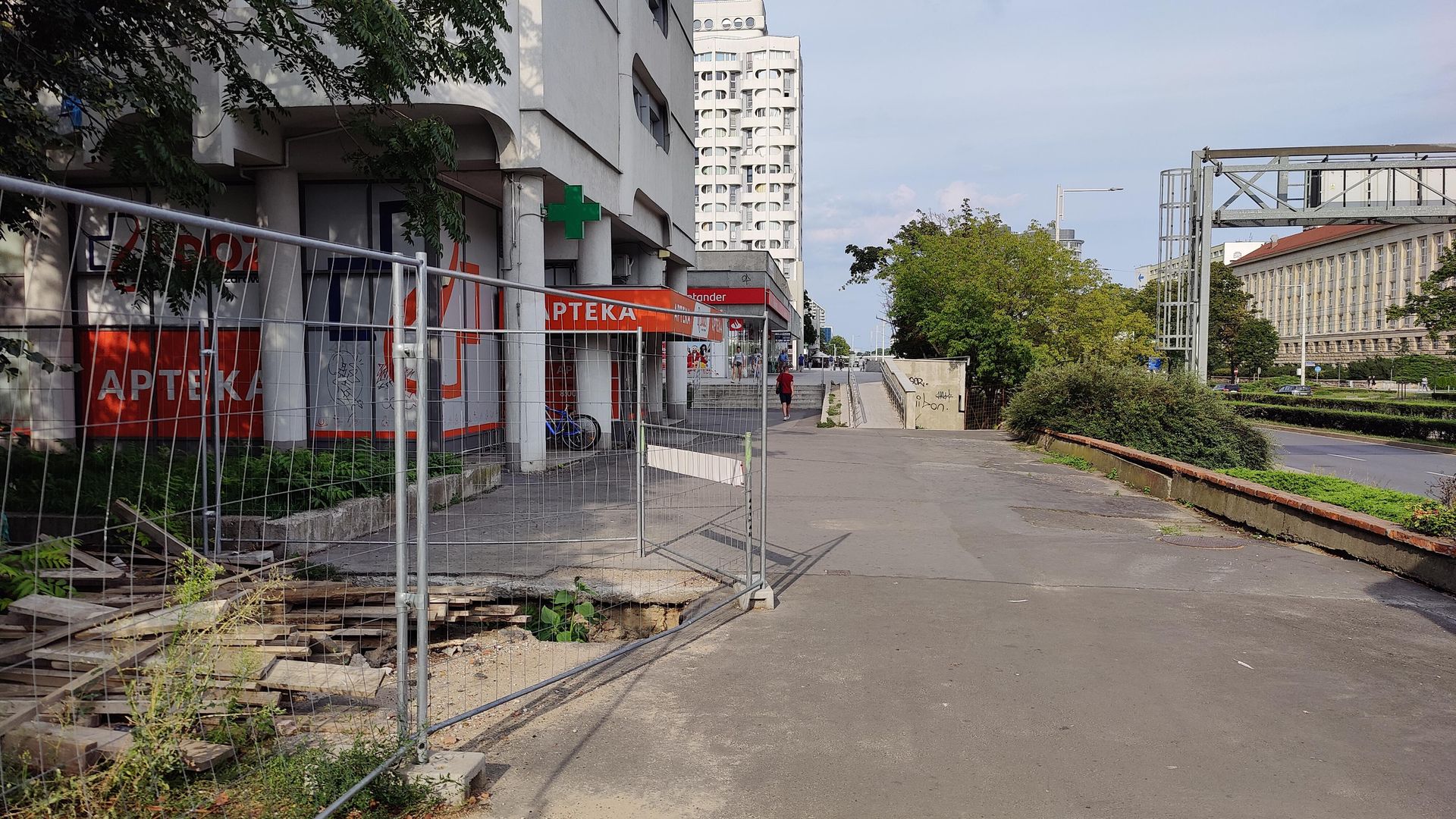 Remont esplanady przy Sedesowcach we Wrocławiu