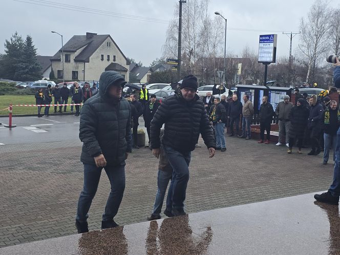 Pogrzeb Jana Furtoka w Katowicach. Tłumy kibiców i działaczy żegna legendę GKS Katowice