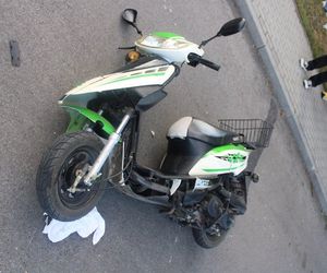 Kierujący osobówką potracił motorowerzystę
