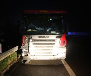 Śmiertelny wypadek w Sieprawicach. Dwóch mężczyzn zginęło podczas zmiany koła. Policja zatrzymała 31-letniego Ukraińca