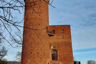 Byliśmy w zamku na wyspie po remoncie. Drugiego takiego w dawnych Prusach nie było. Też możecie, ale trzeba się spieszyć. 