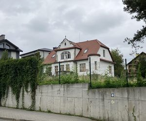 Willa Krzyszkowskich w Myślenicach może przetrwa, ale inne historyczne obiekty znikają