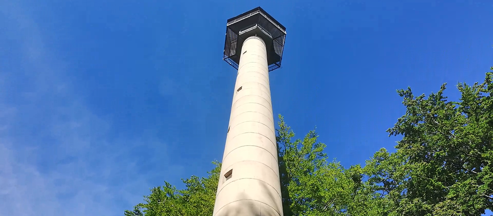 Wieża przeciwpożarowa ma ponad 30 metrów wysokości
