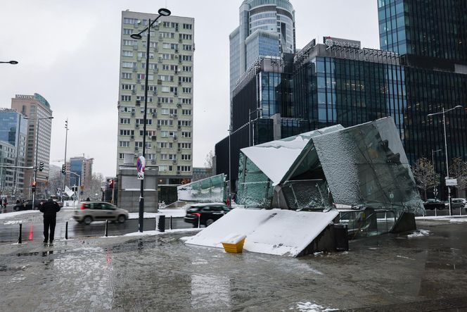 Śnieżny armagedon w Warszawie. Pierwszy atak zimy sparaliżował stolicę. Ogłoszono akcję ALFA