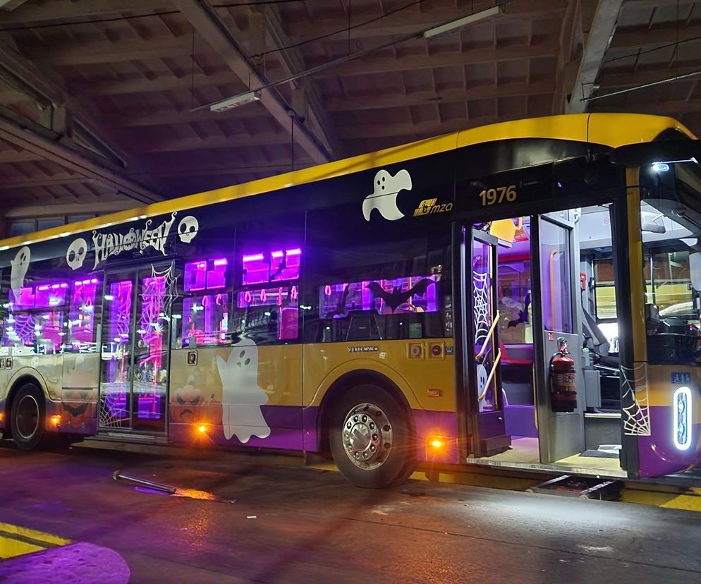 Autobus widmo w Warszawie. Halloweenowy pojazd budzi skrajne emocje!