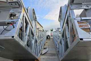 Montaż ruchomych schodów przy dworcu MDA w Krakowie