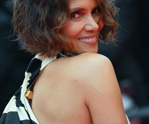 Halle Berry ma 59 lat i pokazała się w bikini. Wszystkim opadły szczęki!