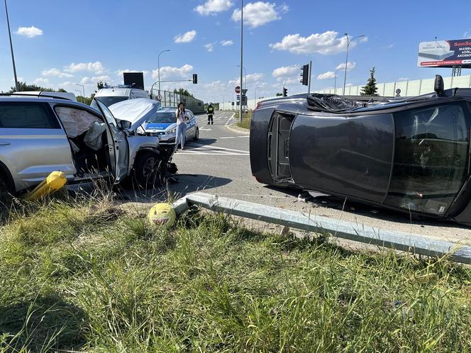 Potworny wypadek pod Legionowem, troje dzieci w szpitalu