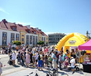 Chcieli podkreślić potrzebę swoich działań. Ulicami Białegostoku przeszedł Marsz Rodzin Zastępczych