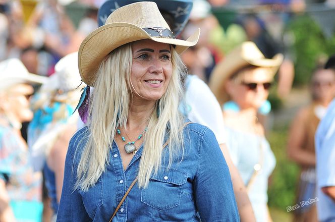 Piknik Country i Folk 2025. Tysiące fanów muzyki przyjechały do Mrągowa na kultowy festiwal