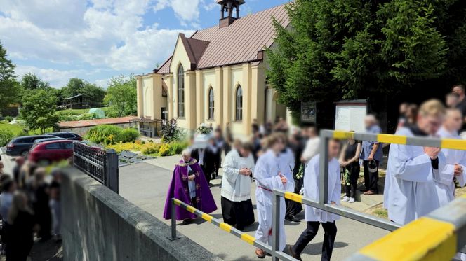 Pogrzeb 14-letniej Julii, która zginęła w pożarze