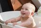 Dziecko płacze podczas kąpieli i wije się jak w ukropie? Dzięki tym patentom pokocha wodę