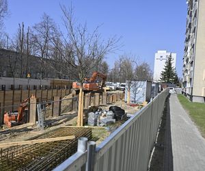 Deweloper buduje apartamentowiec tuż pod ich oknami. „Ten blok zasłoni nam świat”