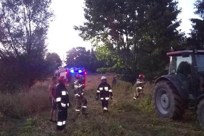 Paralotniarz zawisł na drzewie. Jak doszło do wypadku? [ZDJĘCIA]