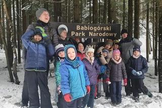 Spłonął autobus 15-osobowej rodziny zastępczej z Zabrza. Jest szczęśliwy finał