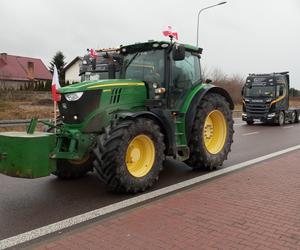 Trwa protest rolników w woj. lubelskim. Blokady są w wielu miejscach w regionie [DUŻO ZDJĘĆ]