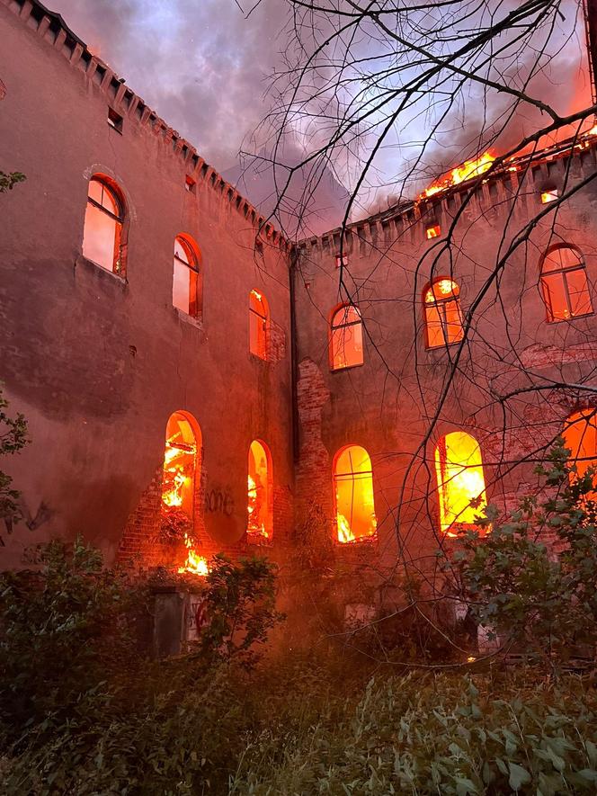 Pożar pałacu Stolbergów na Świniarach we Wrocławiu