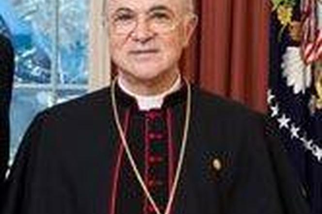 Abp Carlo Maria Viganò ekskomunikowany