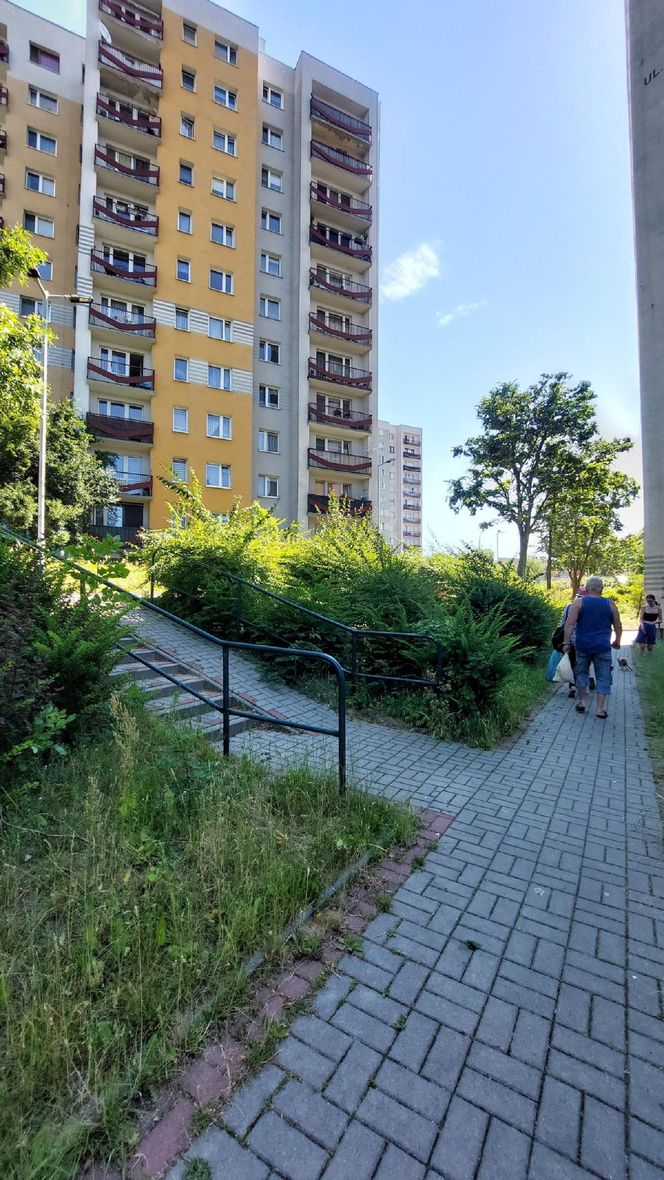 Tragedia w Częstochowie. 68-latek wypadł z balkonu na dziewiątym piętrze
