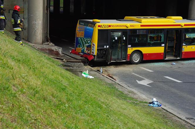 Wypadek autobusu w Warszawie
