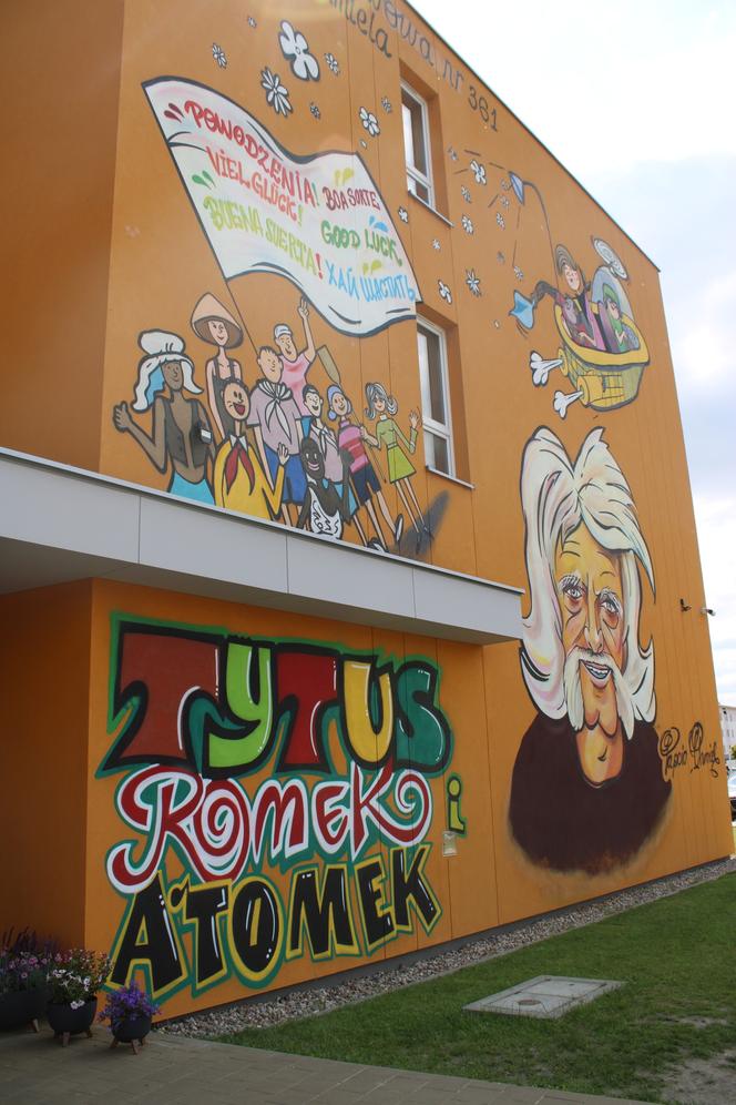 Papcio Chmiel ma mural i drzewo w Warszawie na 100. urodziny 