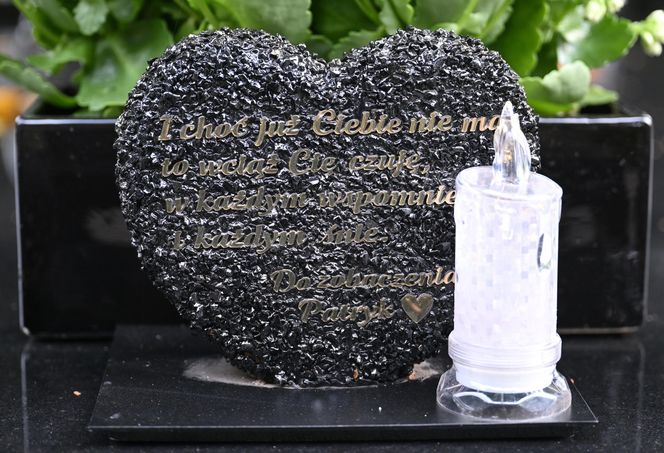 Patryk Peretti - tak wygląda grób syna Sylwii