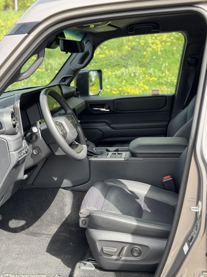 Land Cruiser 250