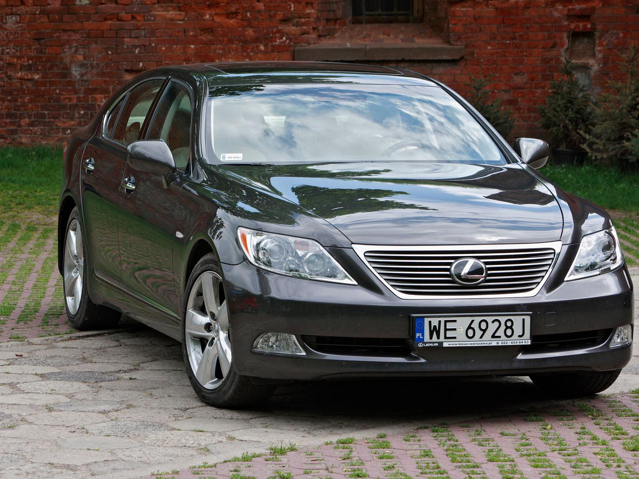 Lexus LS 460