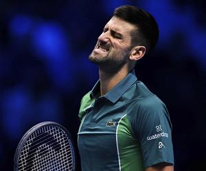 Djoković pokonał Hurkacza, ale może dziś odpaść z ATP Finals! Los Serba w rękach Sinnera!