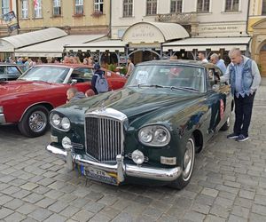 Parada zabytkowych samochodów