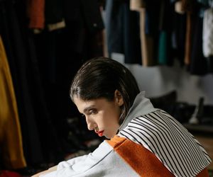 Modowa podróż do przeszłości. Pinterest ujawnił najsilniejszy trend nadchodzących miesięcy